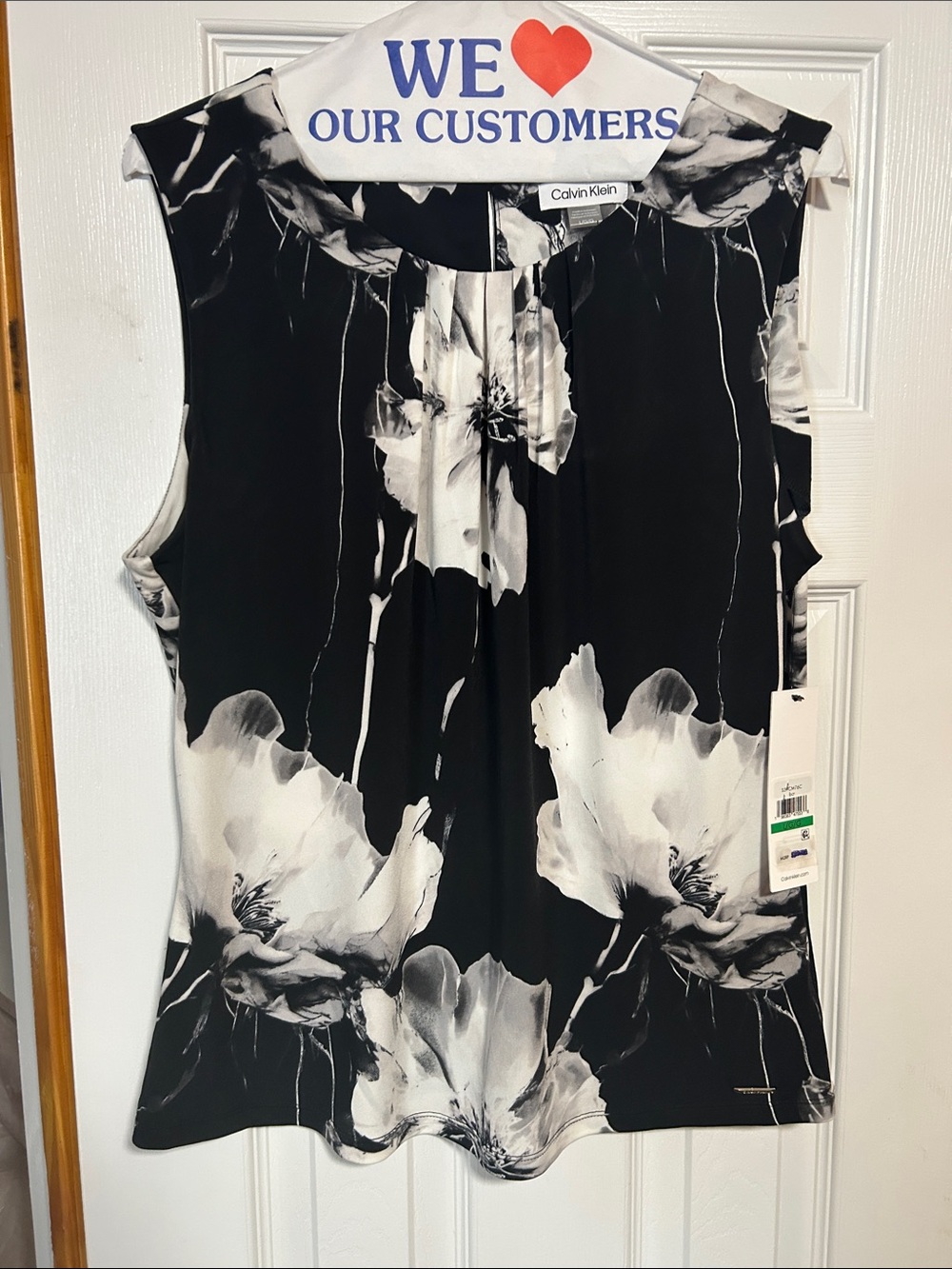 Calvin Klein Black and White Floral Sleeveless Camisole size large nwt